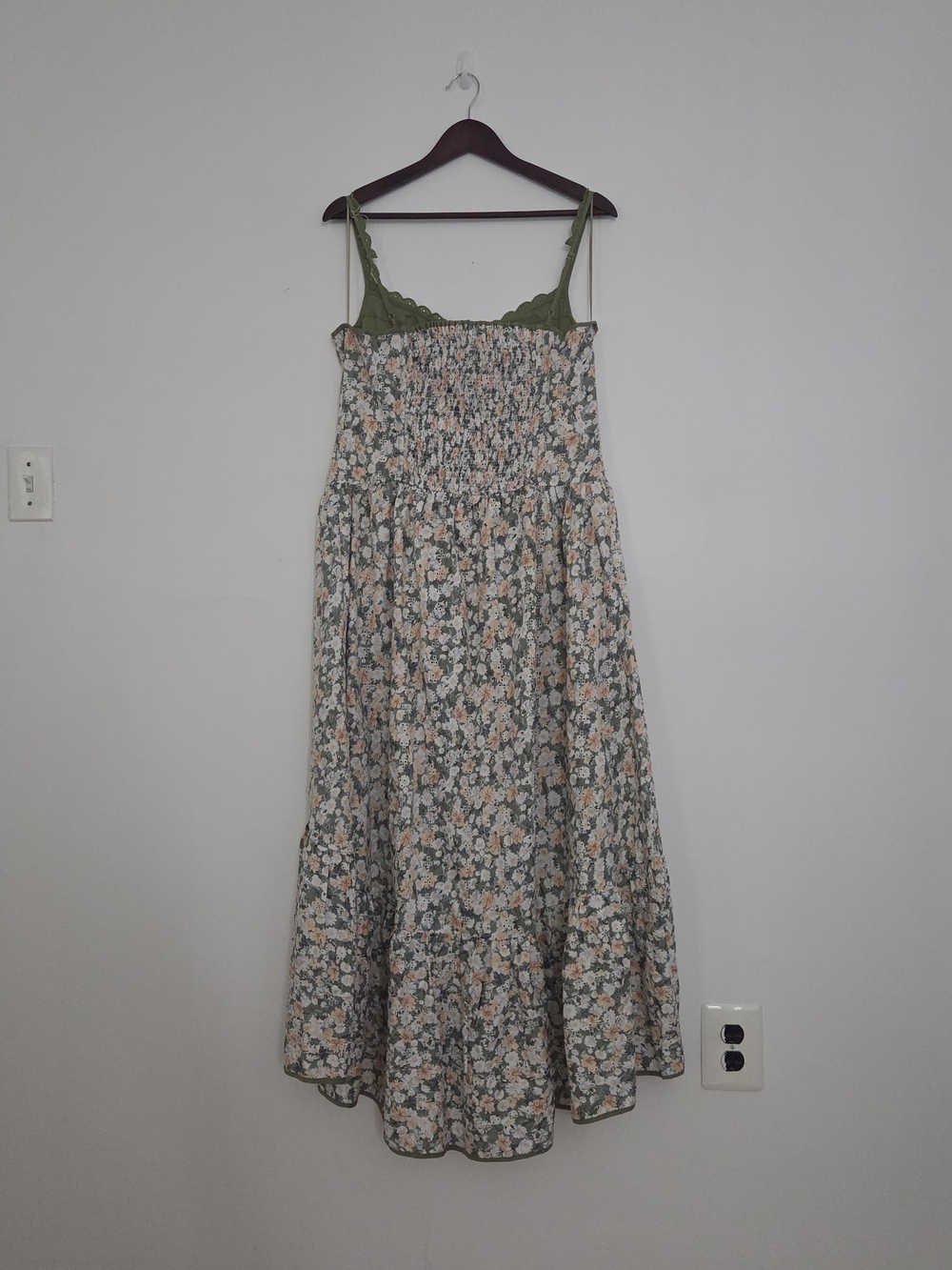 Green Floral Maxi Dress with Lace Trim - Picture 9 of 11